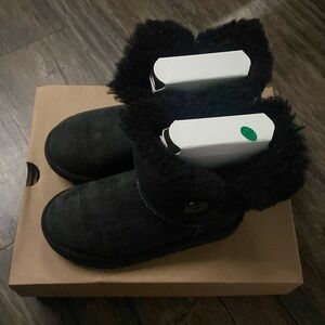 Black little girl uggs SIZE 12